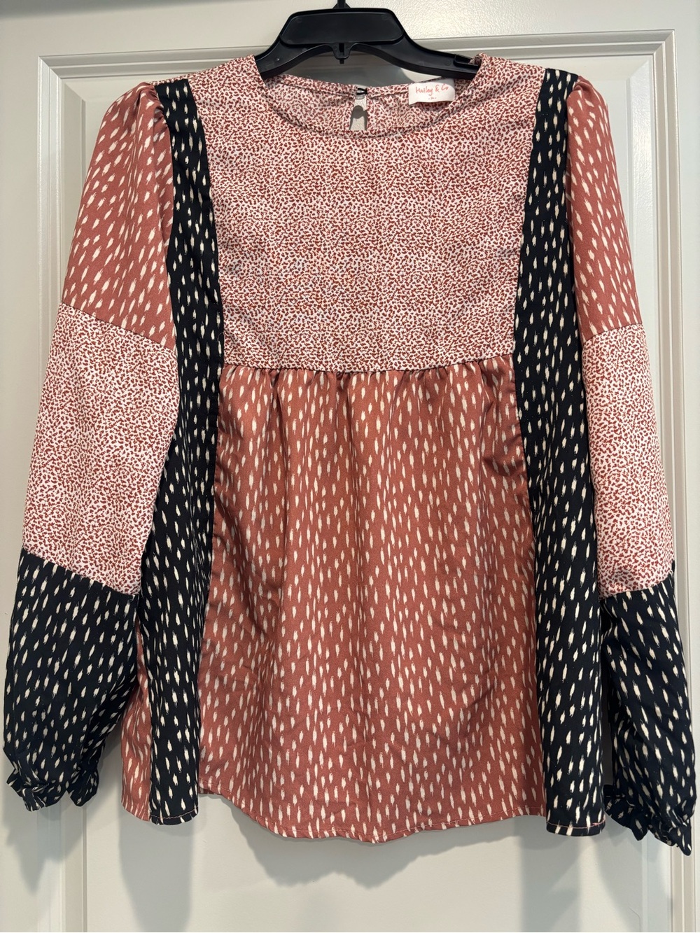 Hailey & Co Rust and Black Patterned Long-Sleeve Peasant Top Boho Vibe Medium
